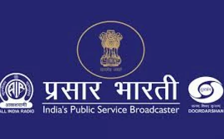 Bollywood Lyricist Prasoon Joshi Appointed as Chairman of Prasar Bharati