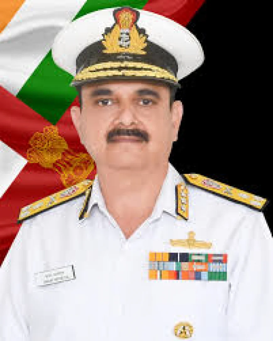 Vice Admiral Sanjay Vatsayan Takes Over as Head of Western Naval Command