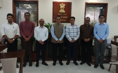 Rajasthan Chief Secretary Srinivas Praises Five Young District Collectors